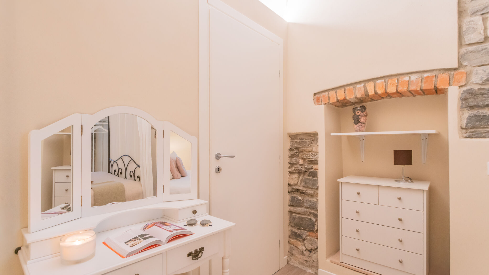 Italianway Como Romantic Escape city centre with Jacuzzi & Parking