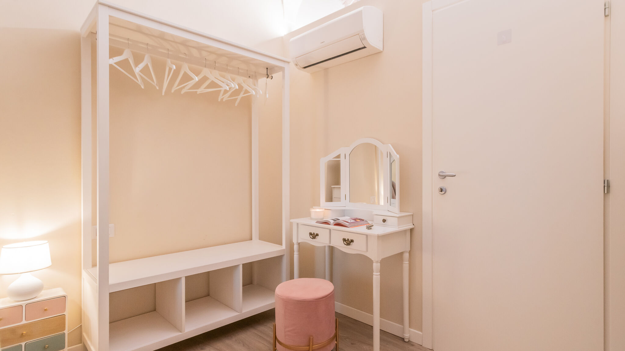 Italianway Como Romantic Escape city centre with Jacuzzi & Parking