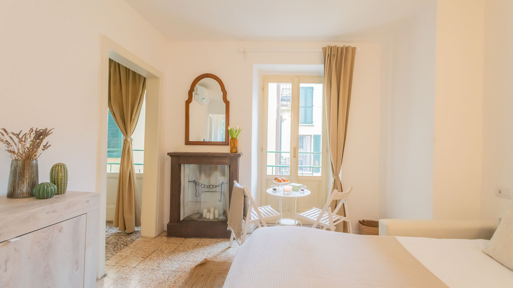 Italianway Torno La Finestra Sul Molo