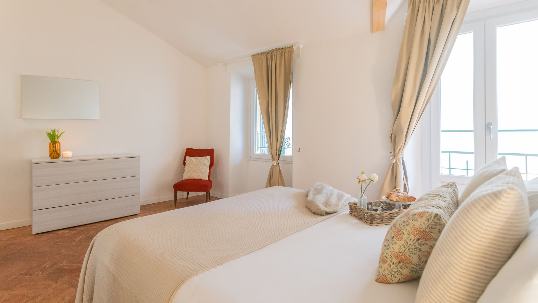 Italianway Torno La Finestra Sul Molo