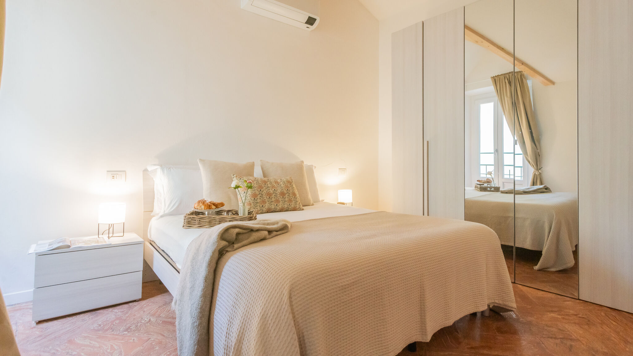 Italianway Torno La Finestra Sul Molo