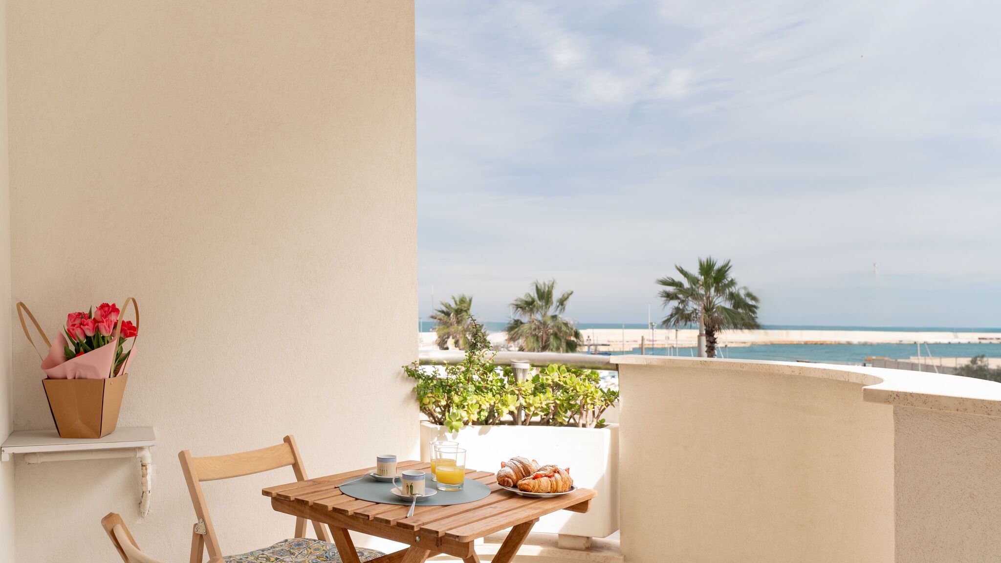 MONHOLIDAY - ospitalità e servizi per il turismo Monopoli Alba di mare by Monholiday