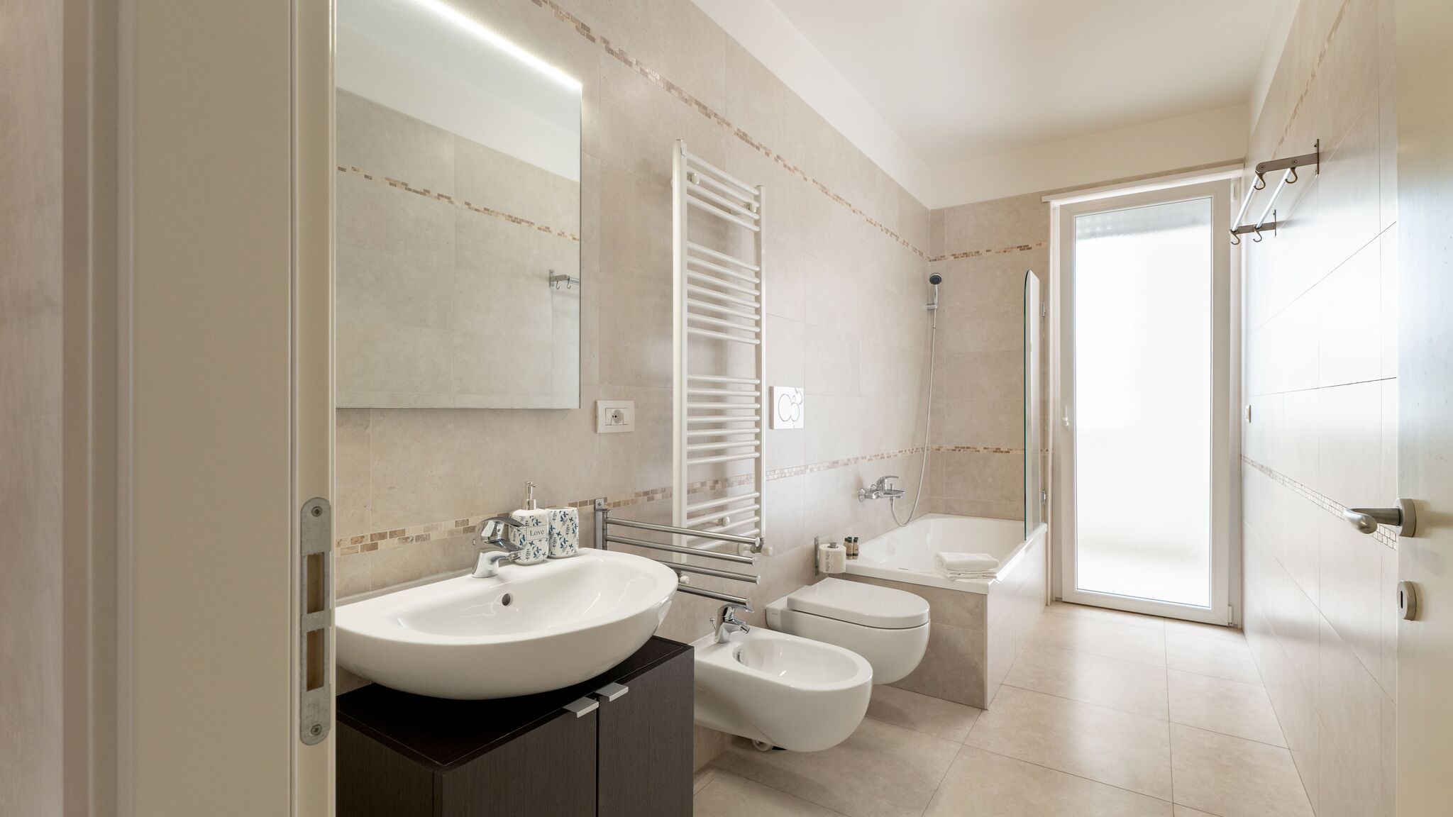 MONHOLIDAY - ospitalità e servizi per il turismo Monopoli Alba di mare by Monholiday