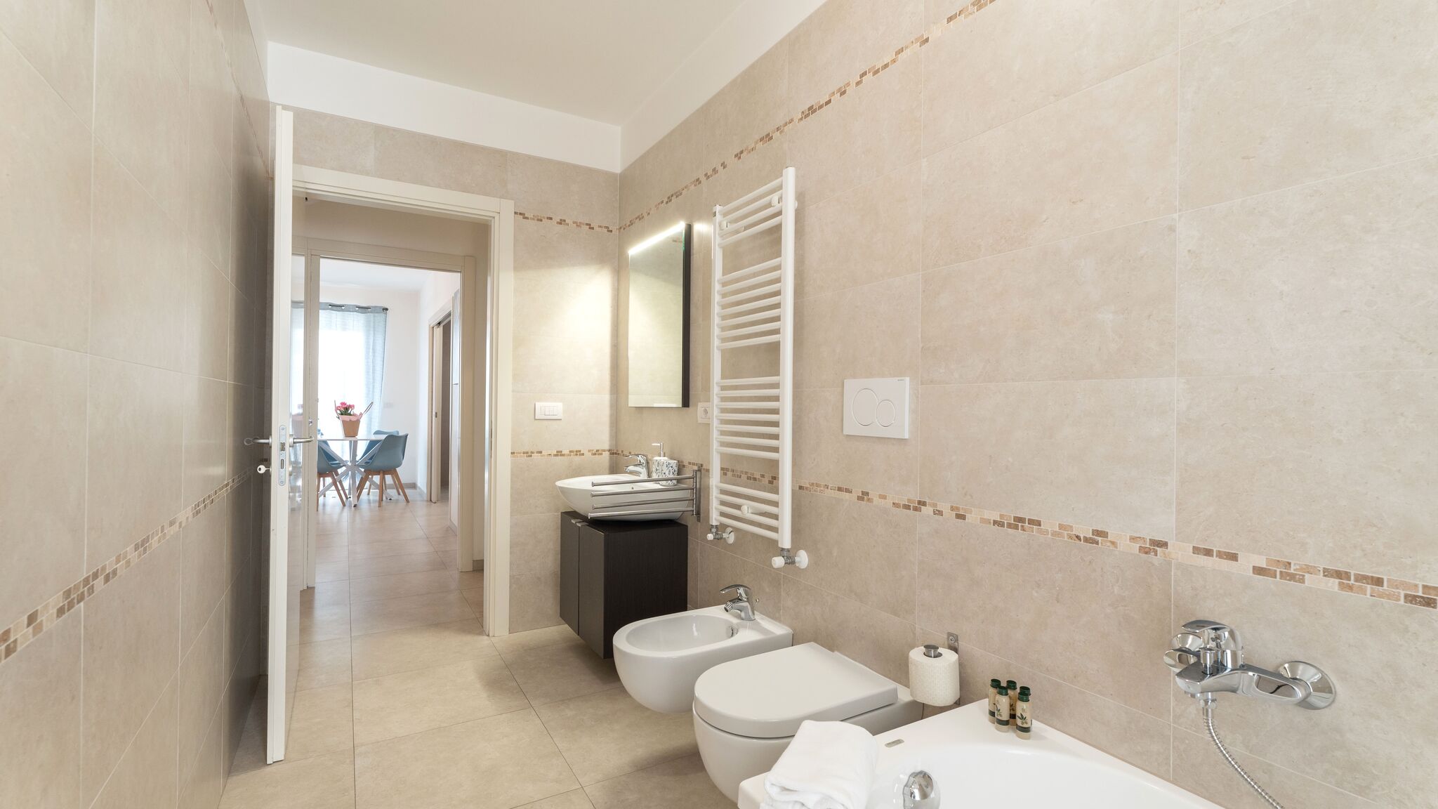 MONHOLIDAY - ospitalità e servizi per il turismo Monopoli Alba di mare by Monholiday