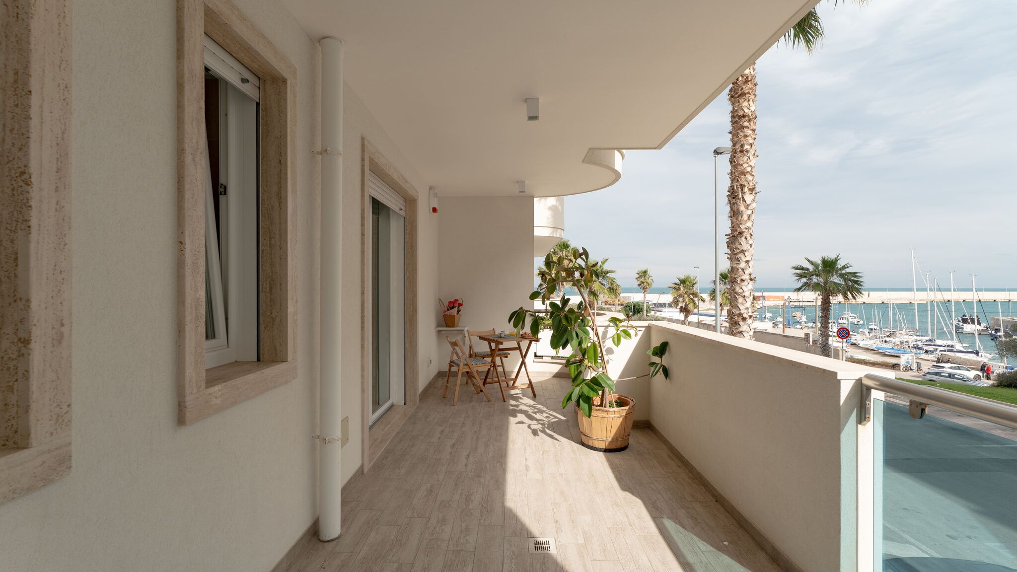 MONHOLIDAY - ospitalità e servizi per il turismo Monopoli Alba di mare by Monholiday