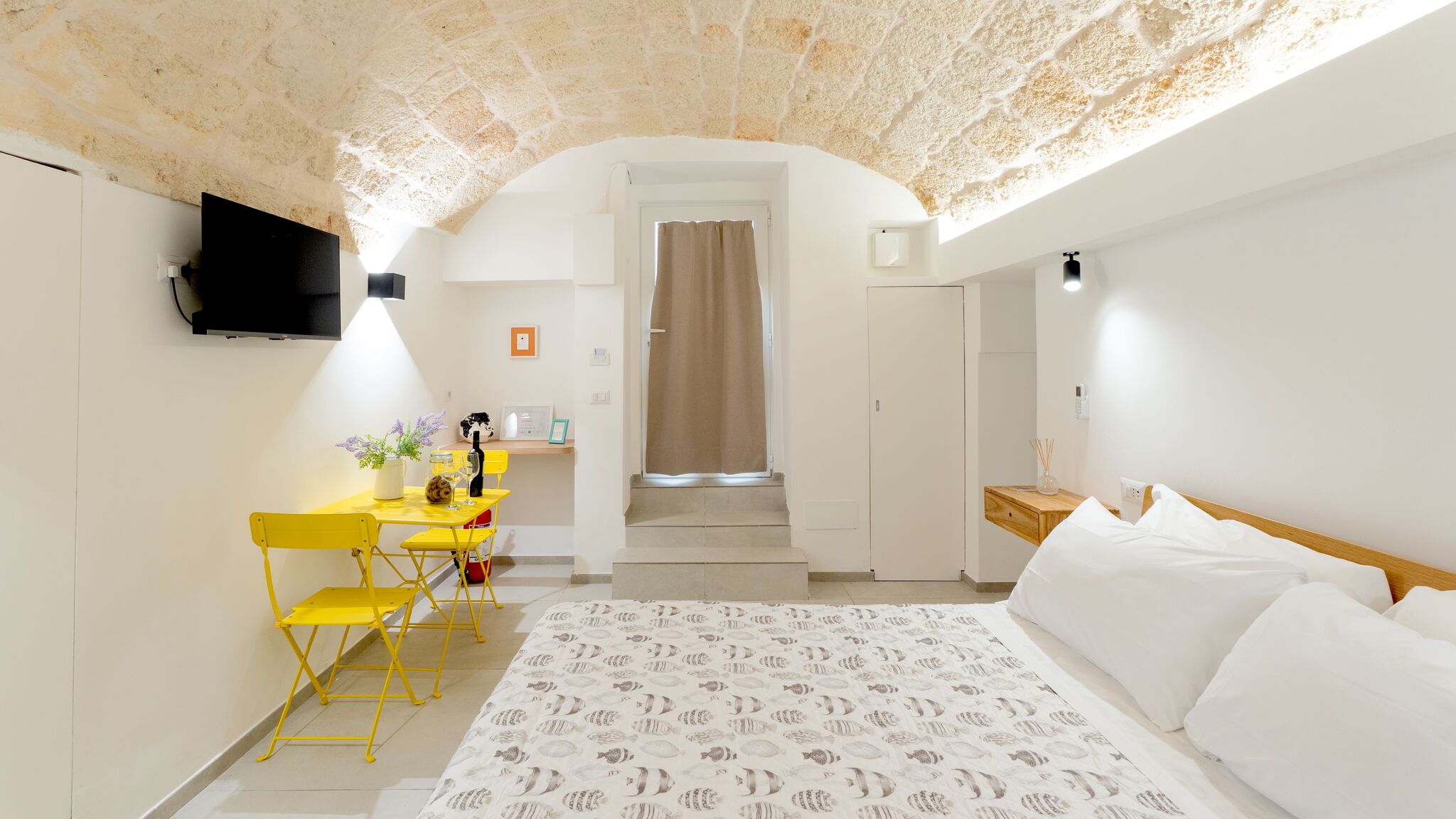 MONHOLIDAY - ospitalità e servizi per il turismo Monopoli Vico Mimì by MONHOLIDAY