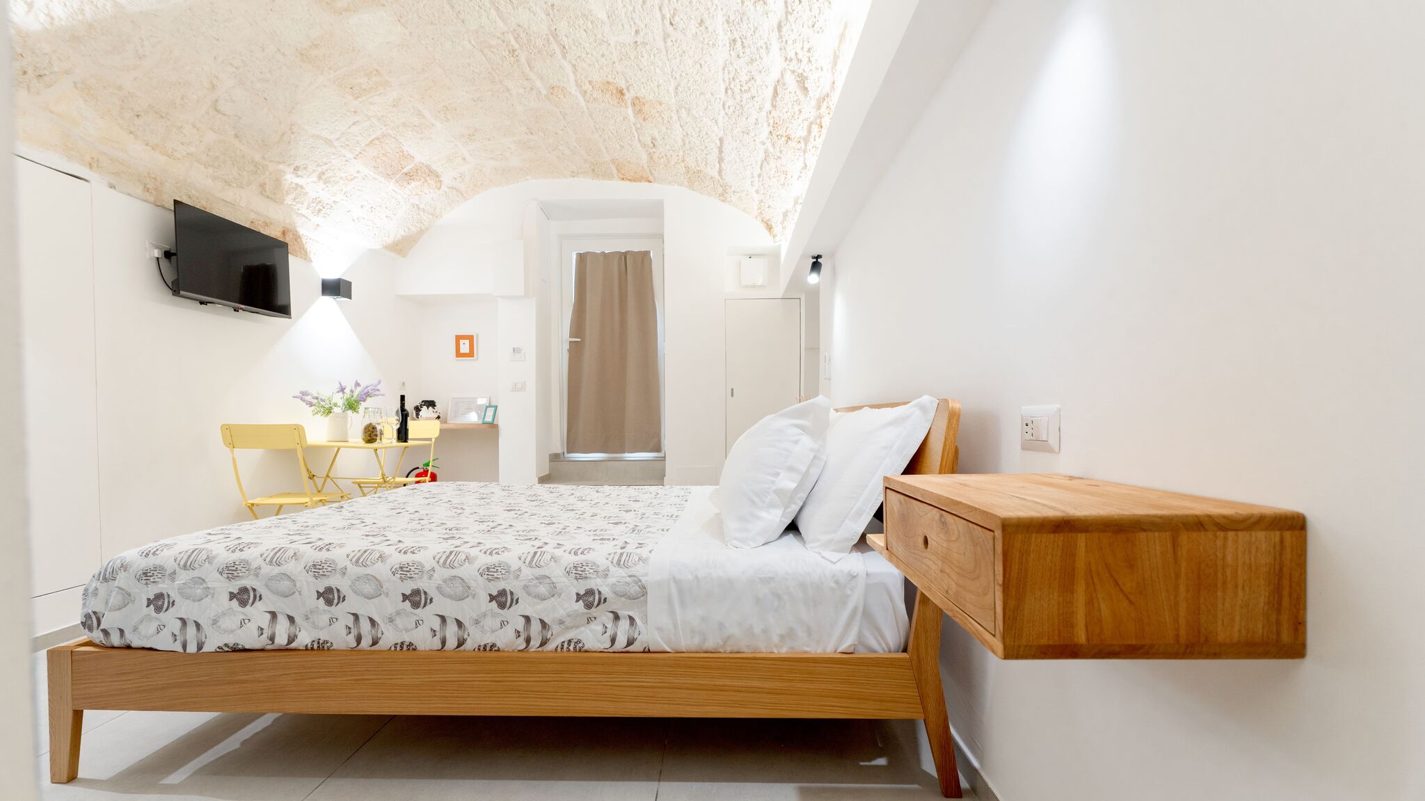 MONHOLIDAY - ospitalità e servizi per il turismo Monopoli Vico Mimì by MONHOLIDAY