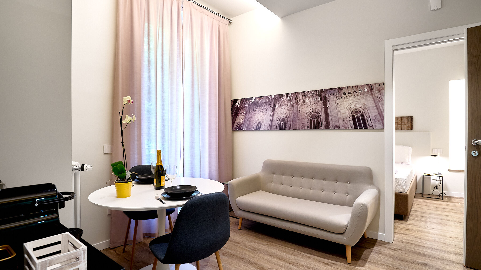 Italianway Milano Yellow Donatello Charming suite by Hospity