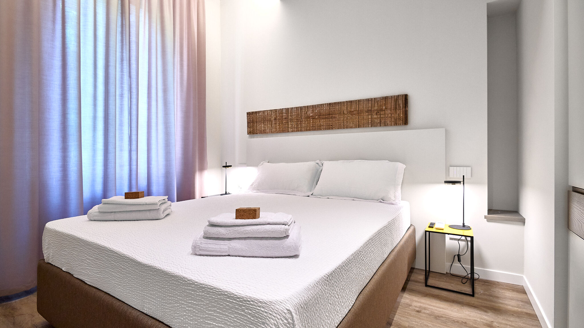 Italianway Milano Yellow Donatello Charming suite by Hospity