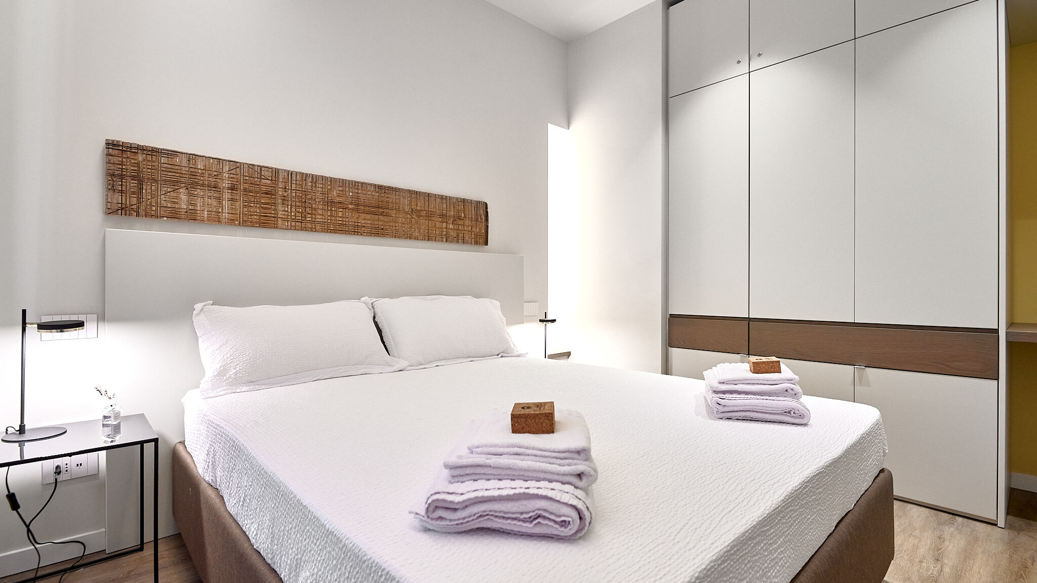 Italianway Milano Yellow Donatello Charming suite by Hospity