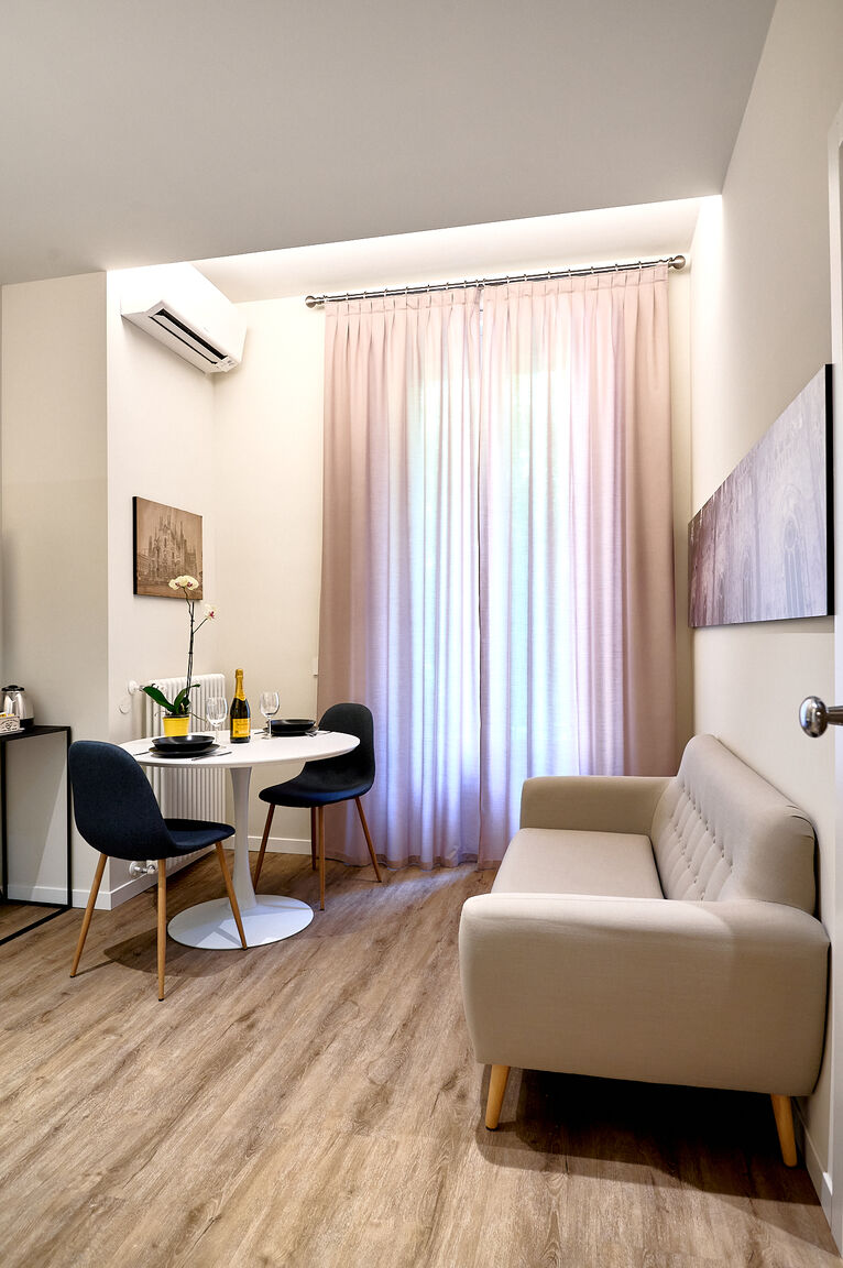 Italianway Milano Yellow Donatello Charming suite by Hospity