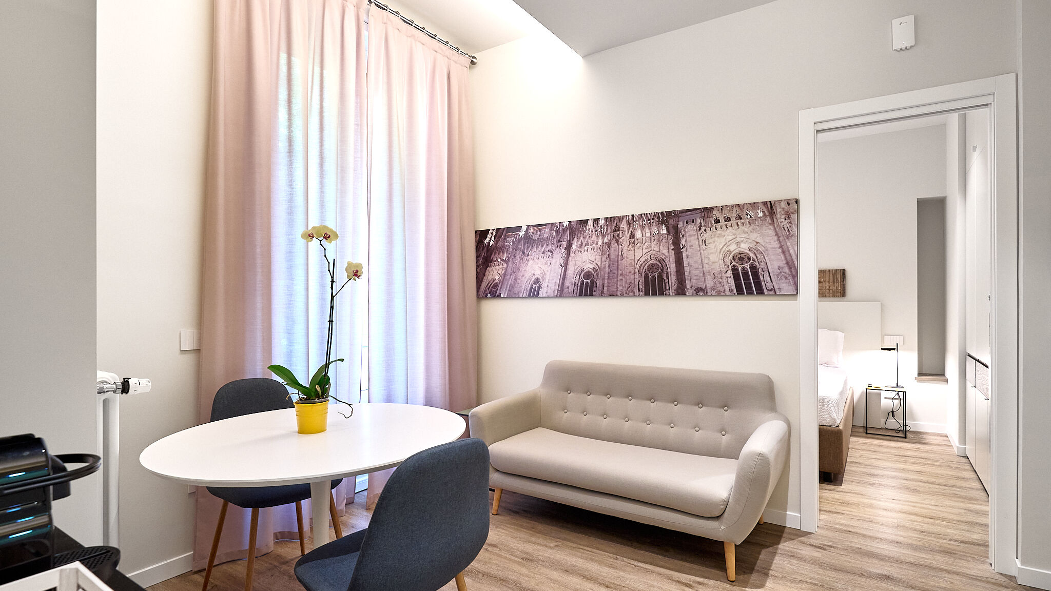 Italianway Milano Yellow Donatello Charming suite by Hospity