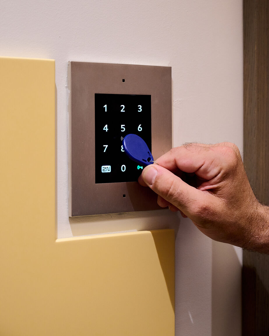 Italianway Milano Yellow Donatello Charming suite by Hospity