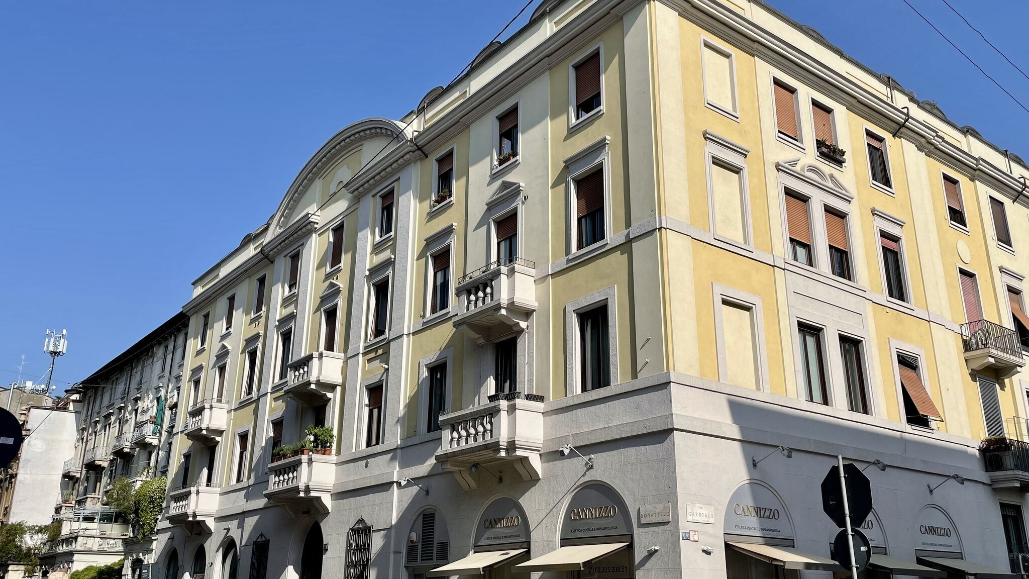 Italianway Milano Yellow Donatello Charming suite by Hospity