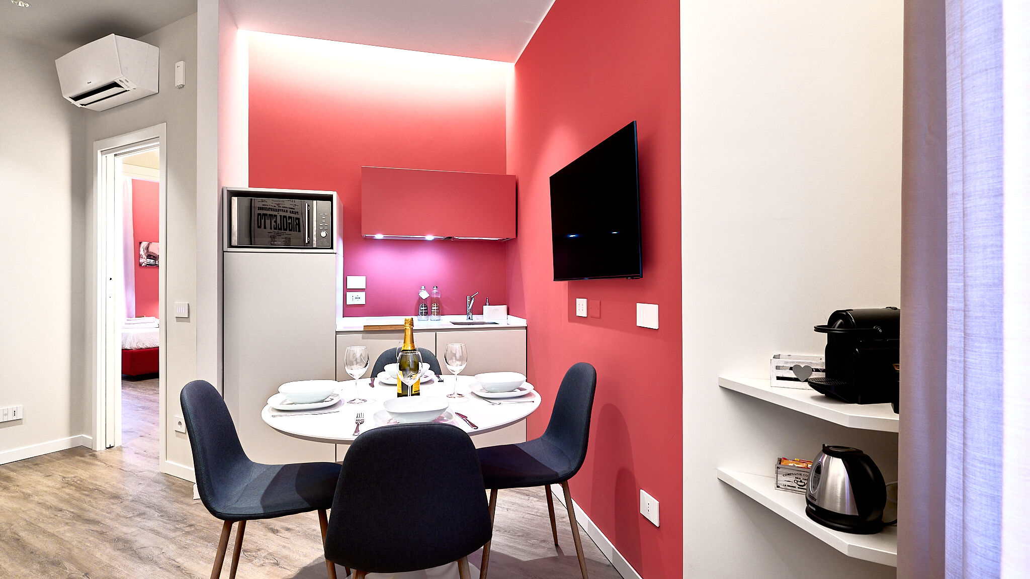 Italianway Milano Red Donatello Beauty and refined By Hospity