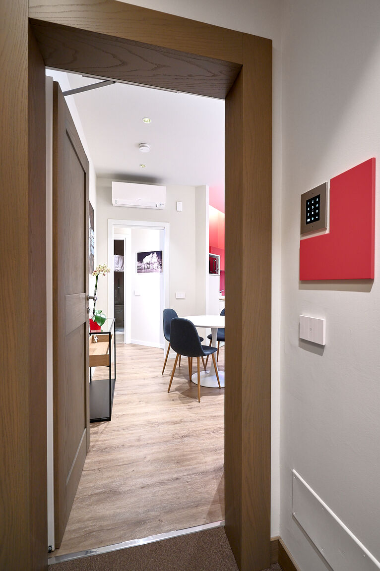 Italianway Milano Red Donatello Beauty and refined By Hospity