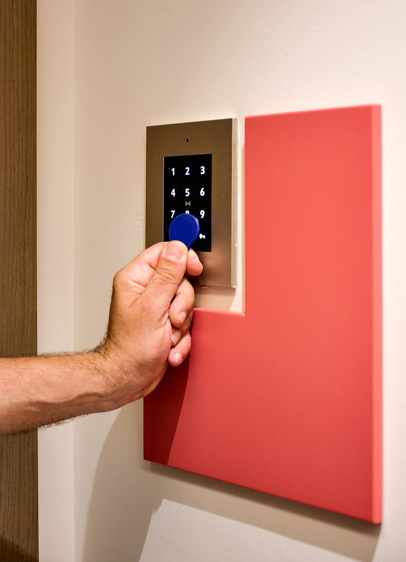 Italianway Milano Red Donatello Beauty and refined By Hospity