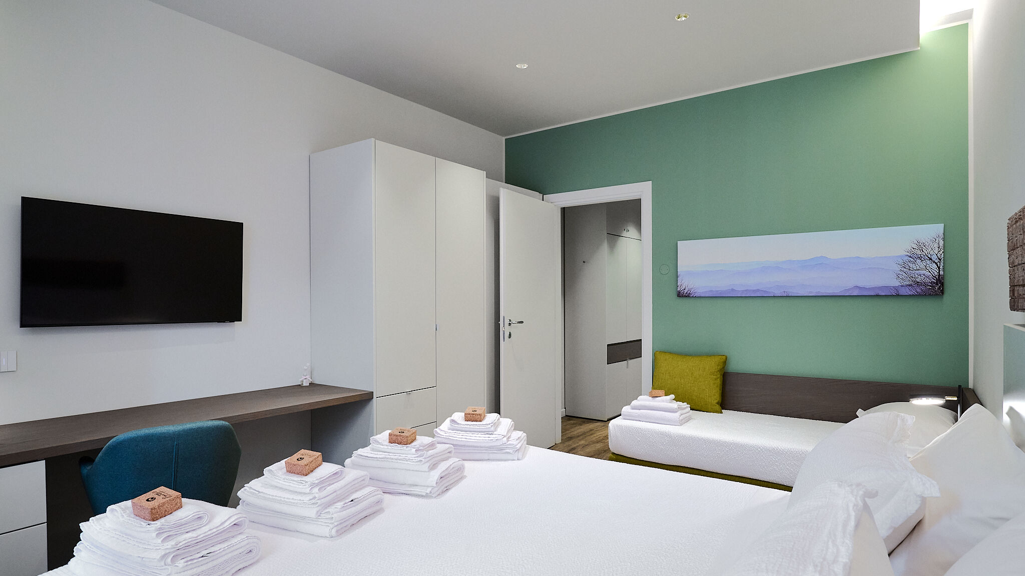 Italianway Milano Green Donatello Elegant harmony by Hospity