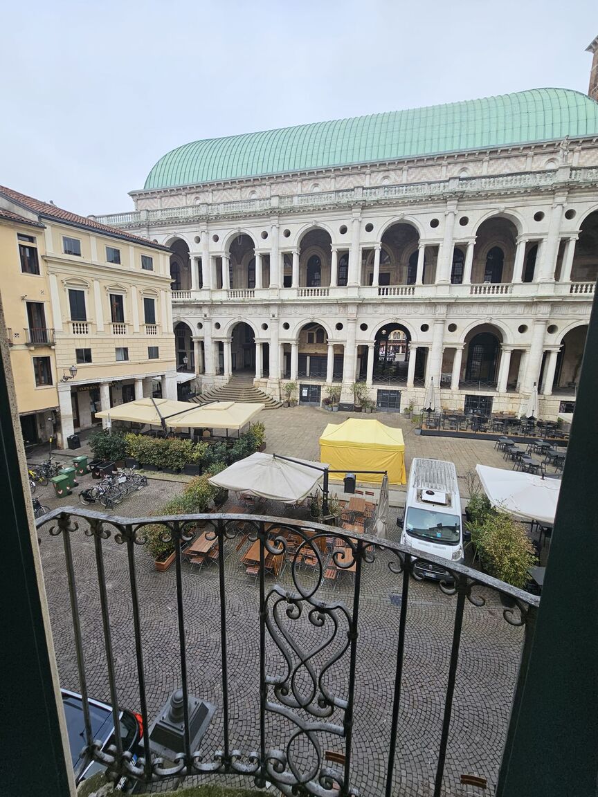 Italianway Vicenza La Casa di Carlo Basilica View