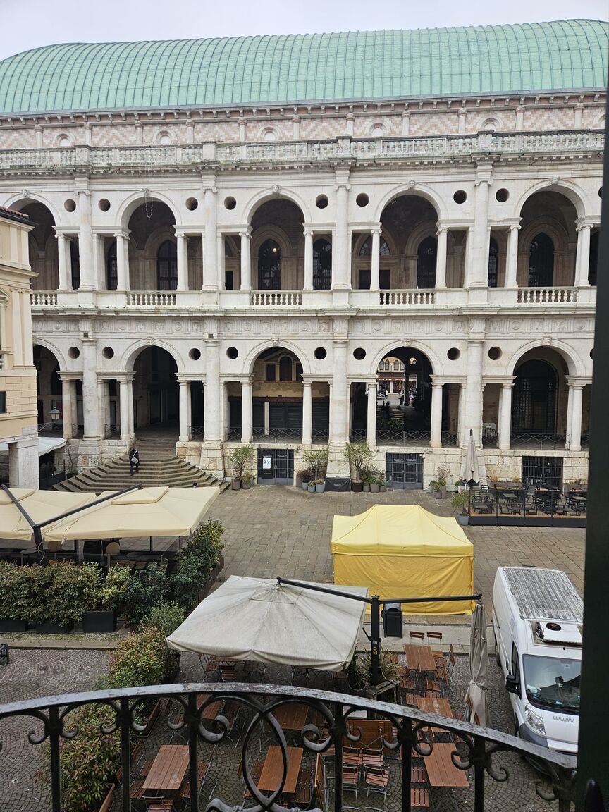 Italianway Vicenza La Casa di Carlo Basilica View