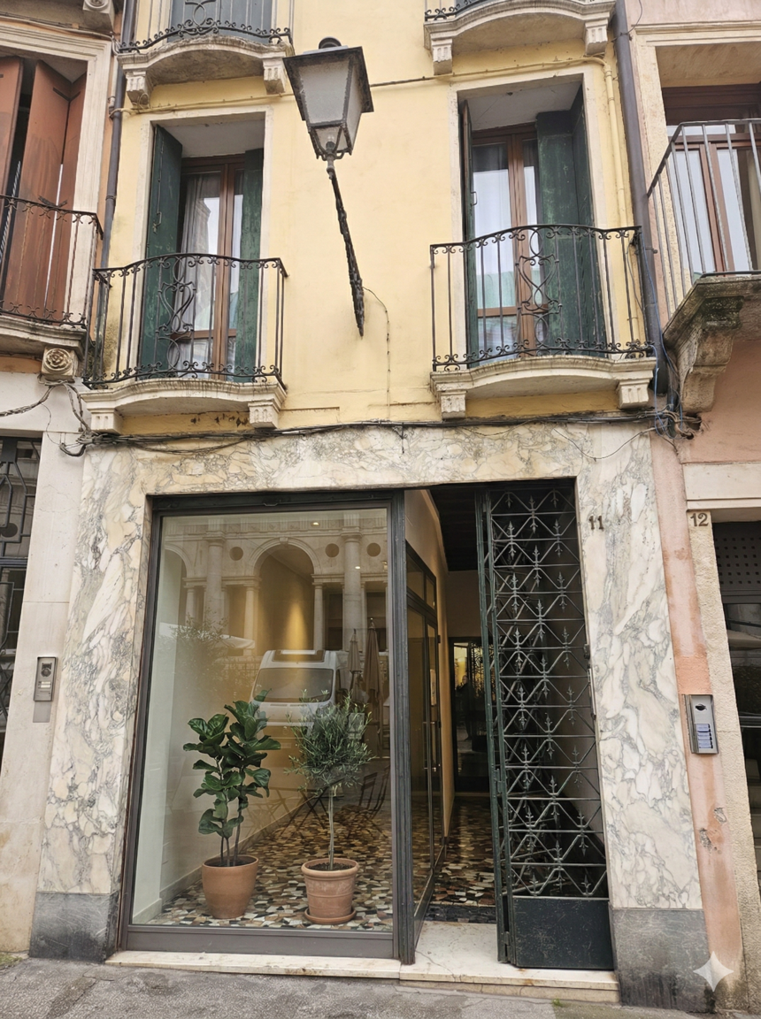 Italianway Vicenza La Casa di Carlo Basilica View