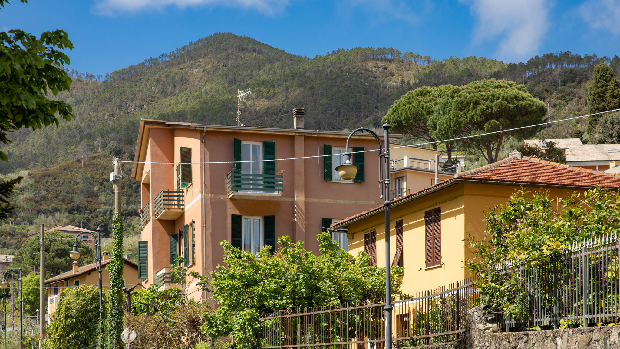 5Terrebnb Monterosso al Mare Mary Bridge apartment in villa near best beaches