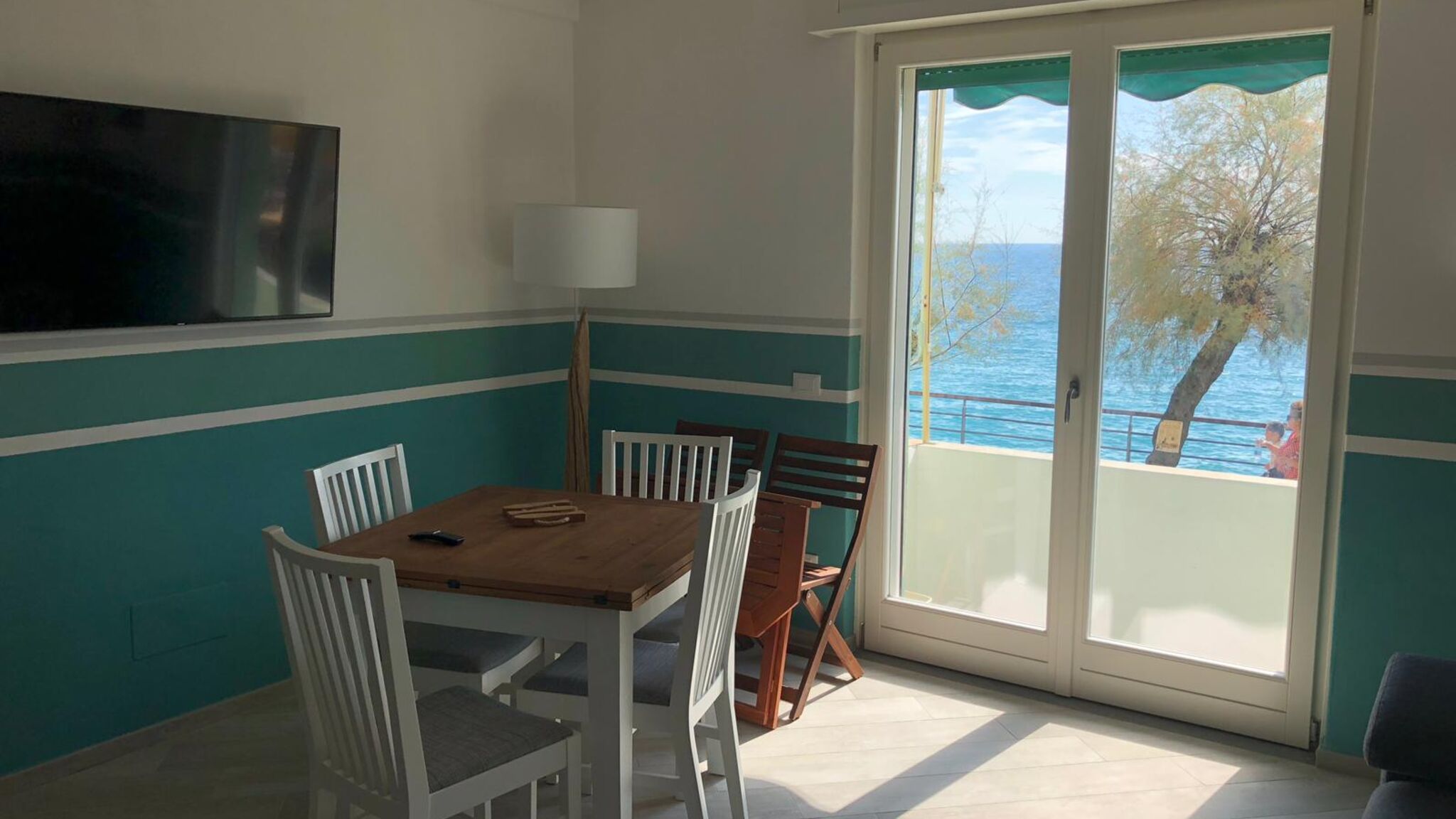 Italianway Monterosso al Mare Mori's Beautiful Sea front Apartment - With A/C