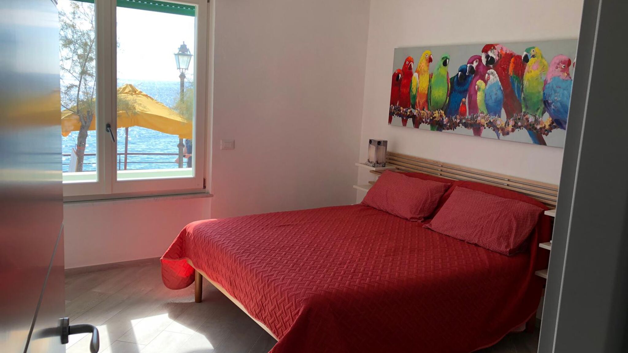 Italianway Monterosso al Mare Mori's Beautiful Sea front Apartment - With A/C