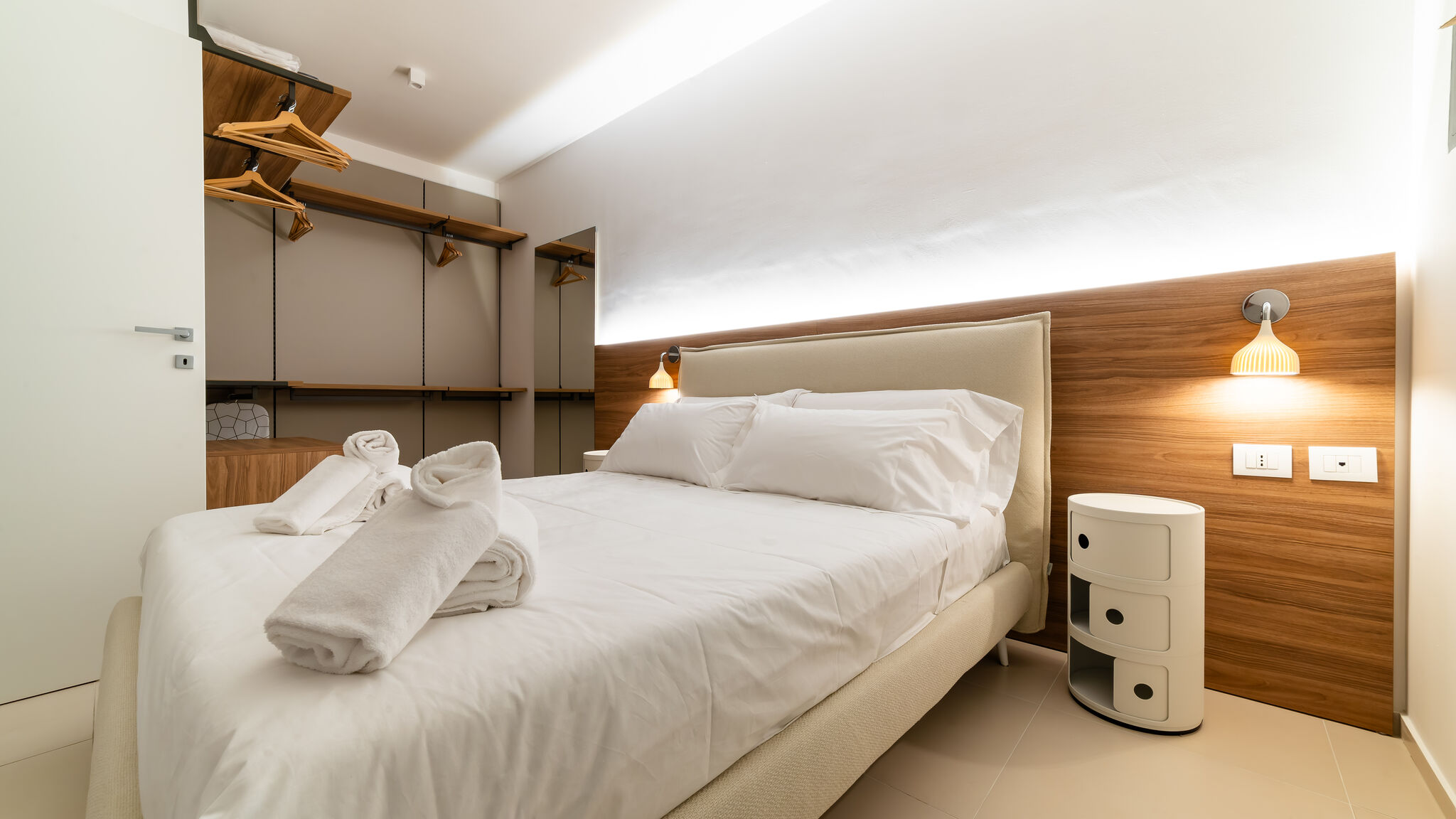 Italianway Monopoli Moments by Monholiday