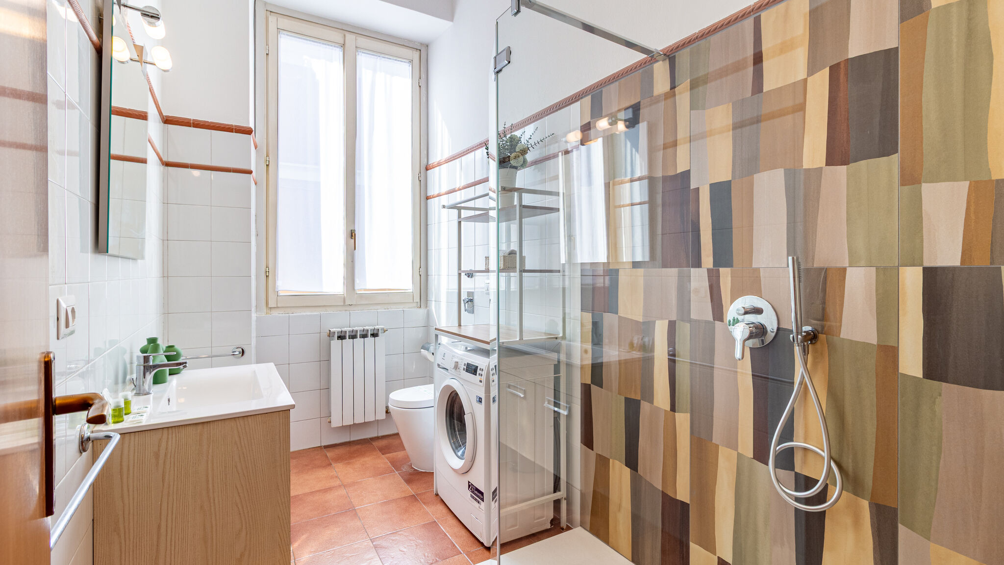 Italianway Monza La ringhiera fiorita - 102 by Houset