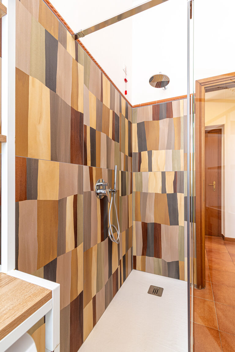 Italianway Monza La ringhiera fiorita - 102 by Houset