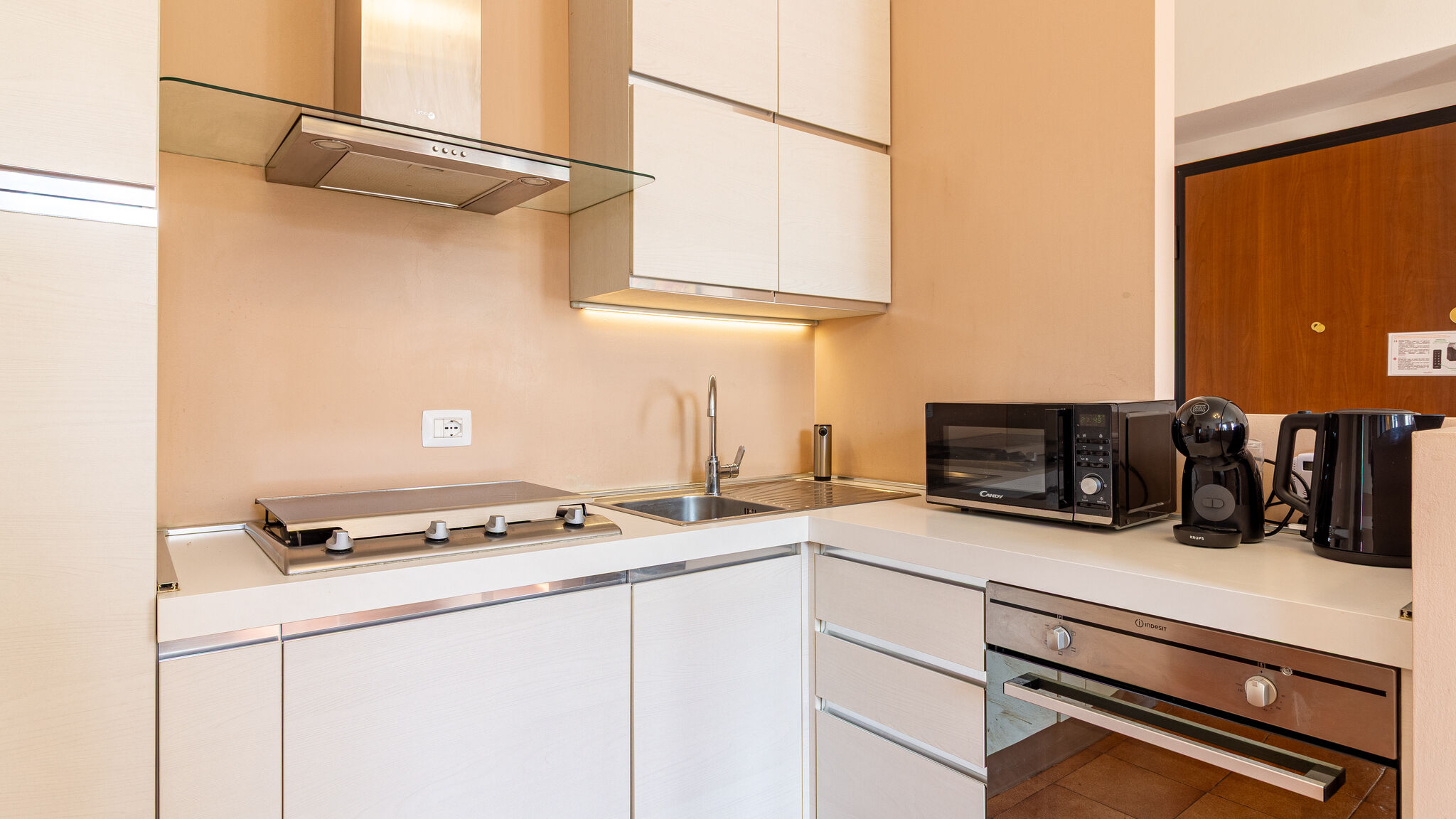 Italianway Monza La ringhiera fiorita - 102 by Houset