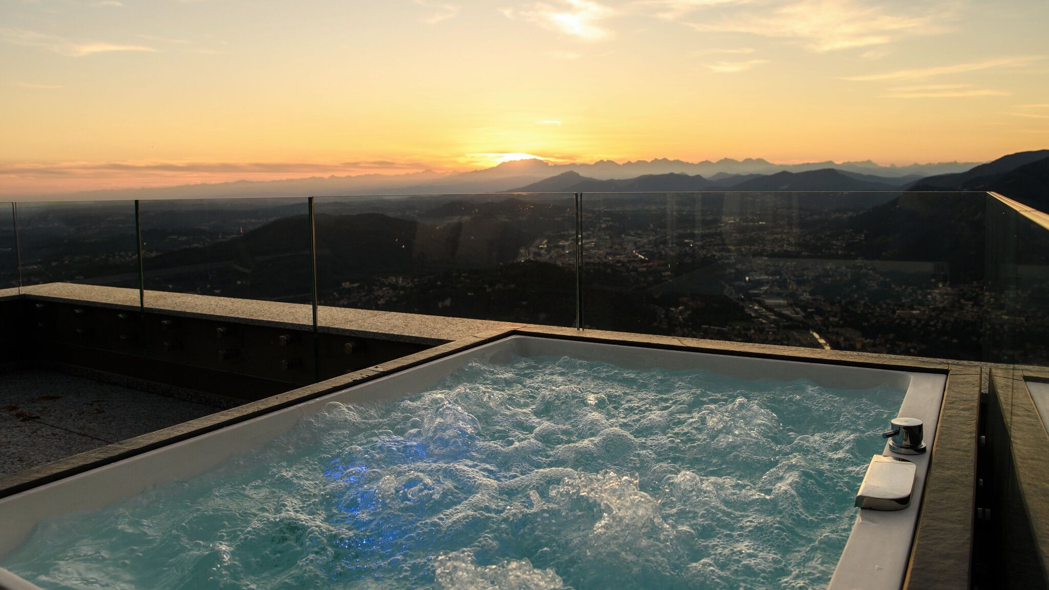 Italianway Brunate Villa Rouge by Elite Villas