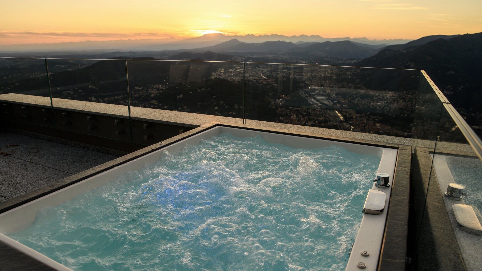 Italianway Brunate Villa Rouge by Elite Villas