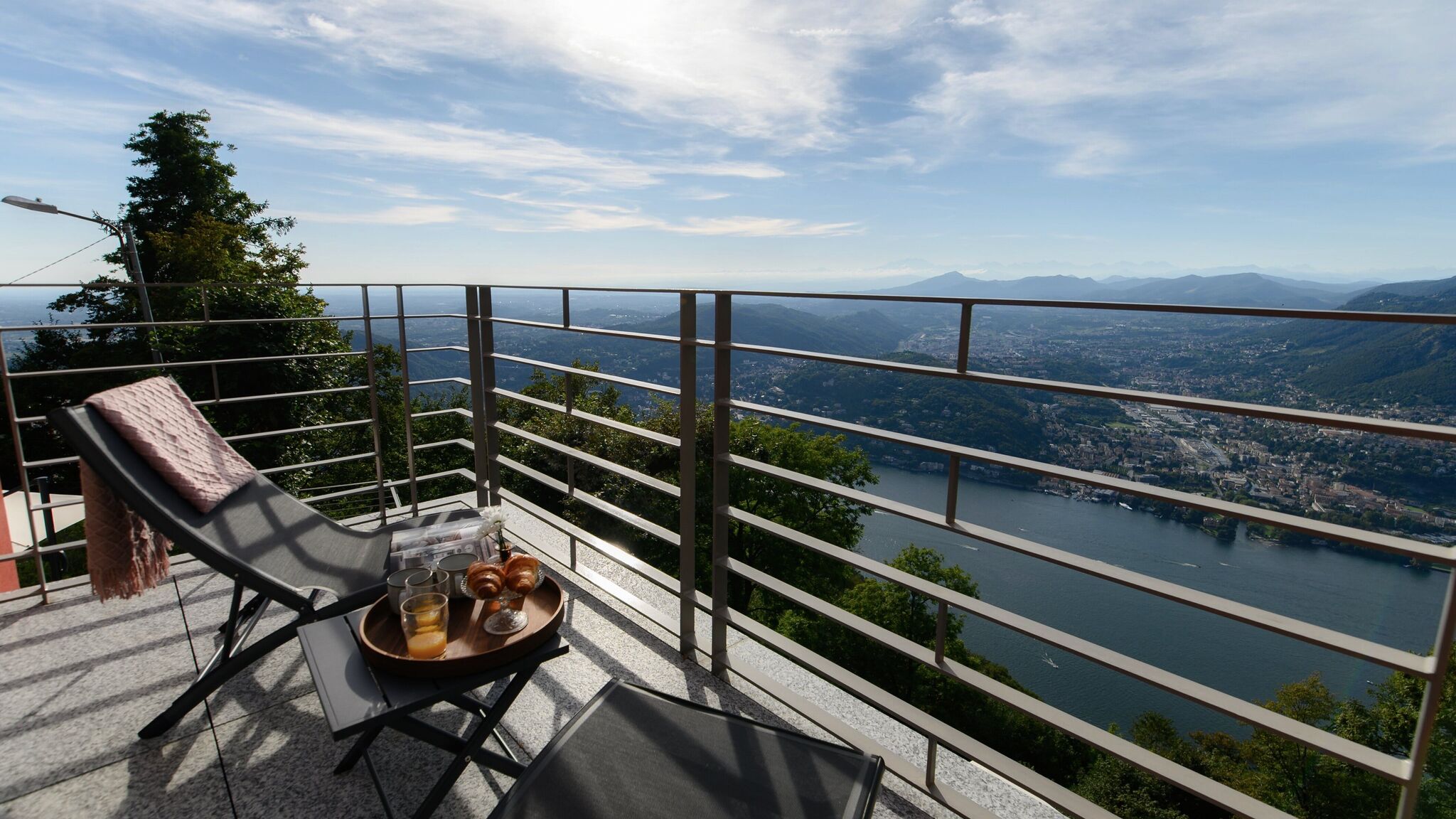 Italianway Brunate Villa Rouge by Elite Villas