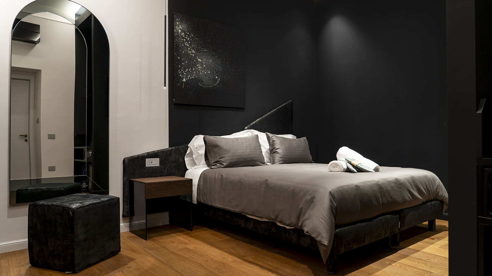 Italianway Napoli Via Chiaia 123 - Camera Grafite