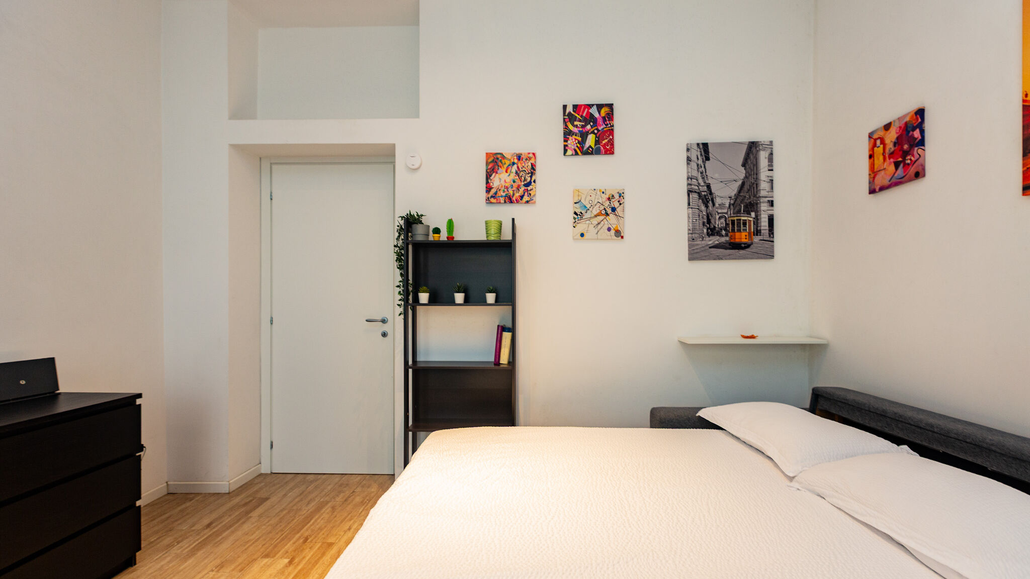 Italianway Milano Majella6 Nice and quiet home in Loreto by Hospity