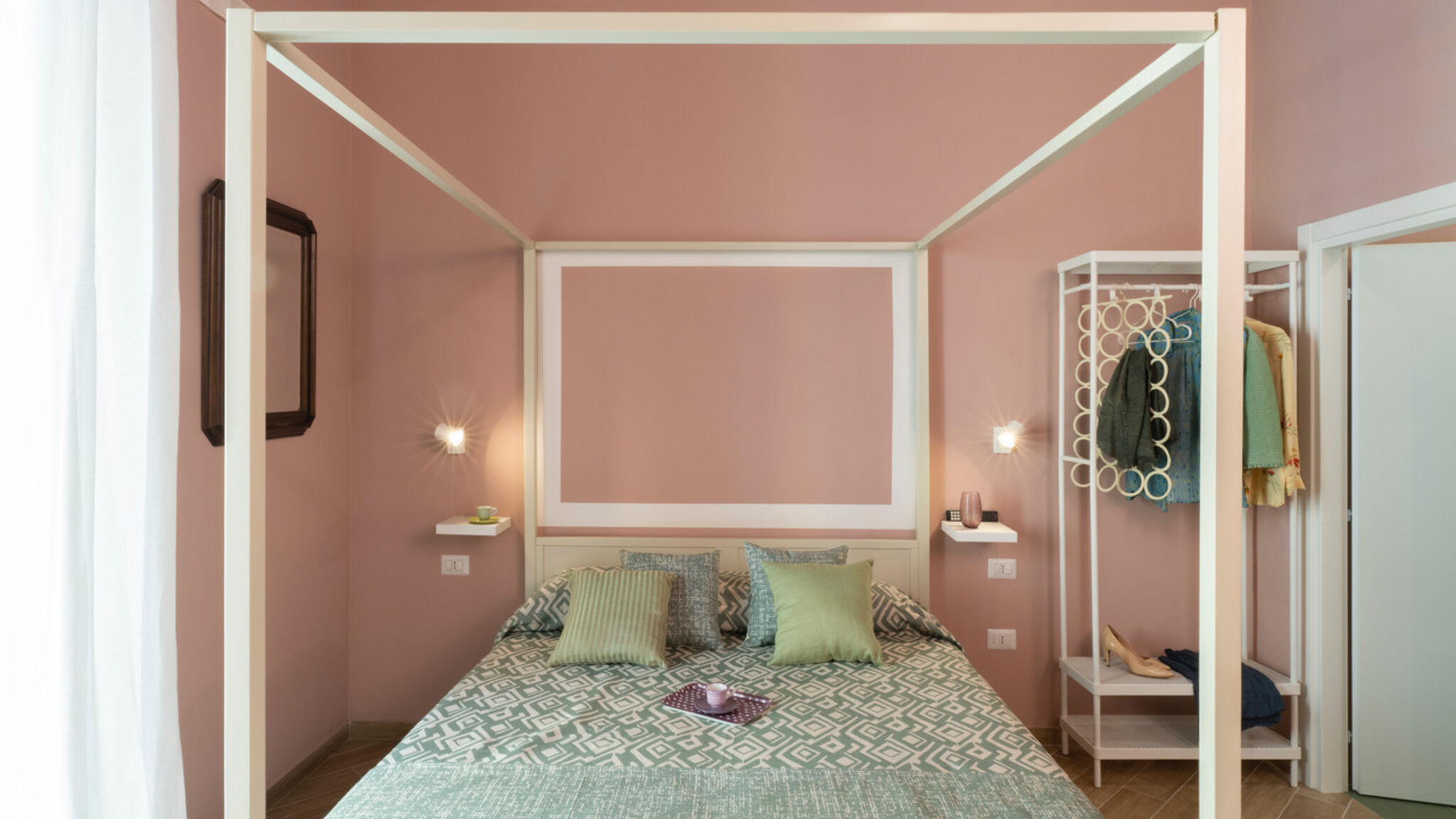 Italianway Napoli Traversa II Giuseppe Garibaldi 5 - 2° piano