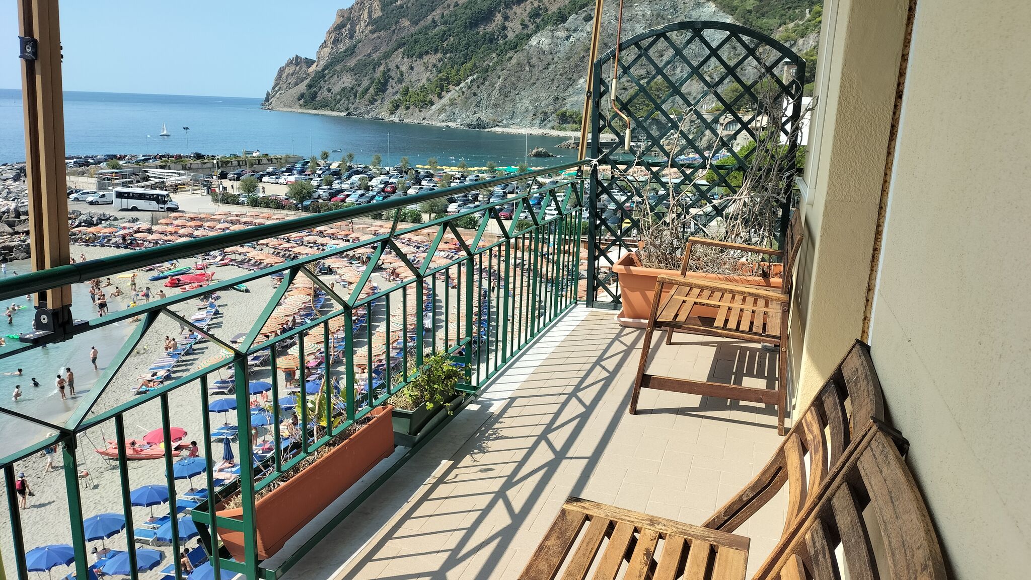 Italianway Monterosso al Mare  Bea's Apartment - the window to the sea with A/C