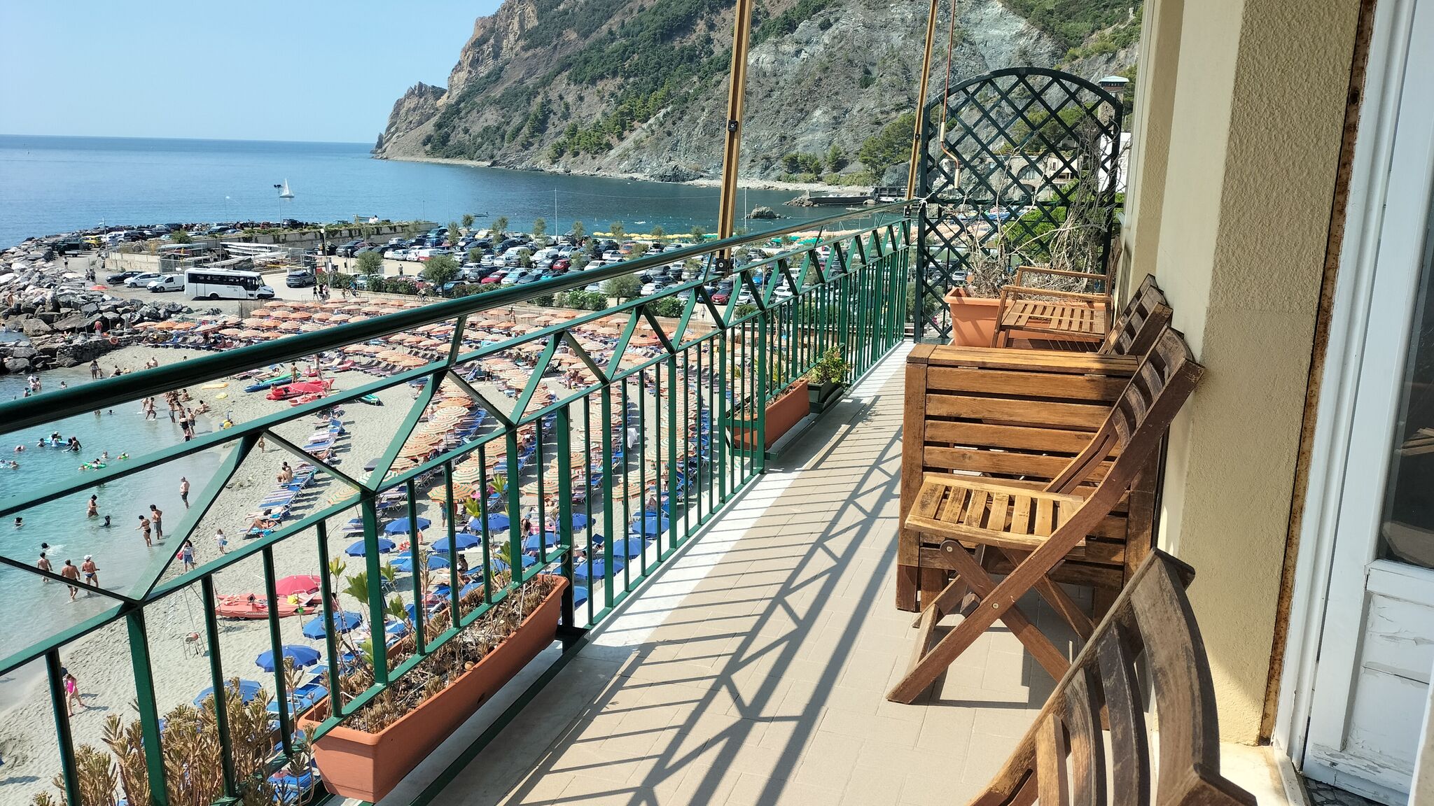 Italianway Monterosso al Mare  Bea's Apartment - the window to the sea with A/C