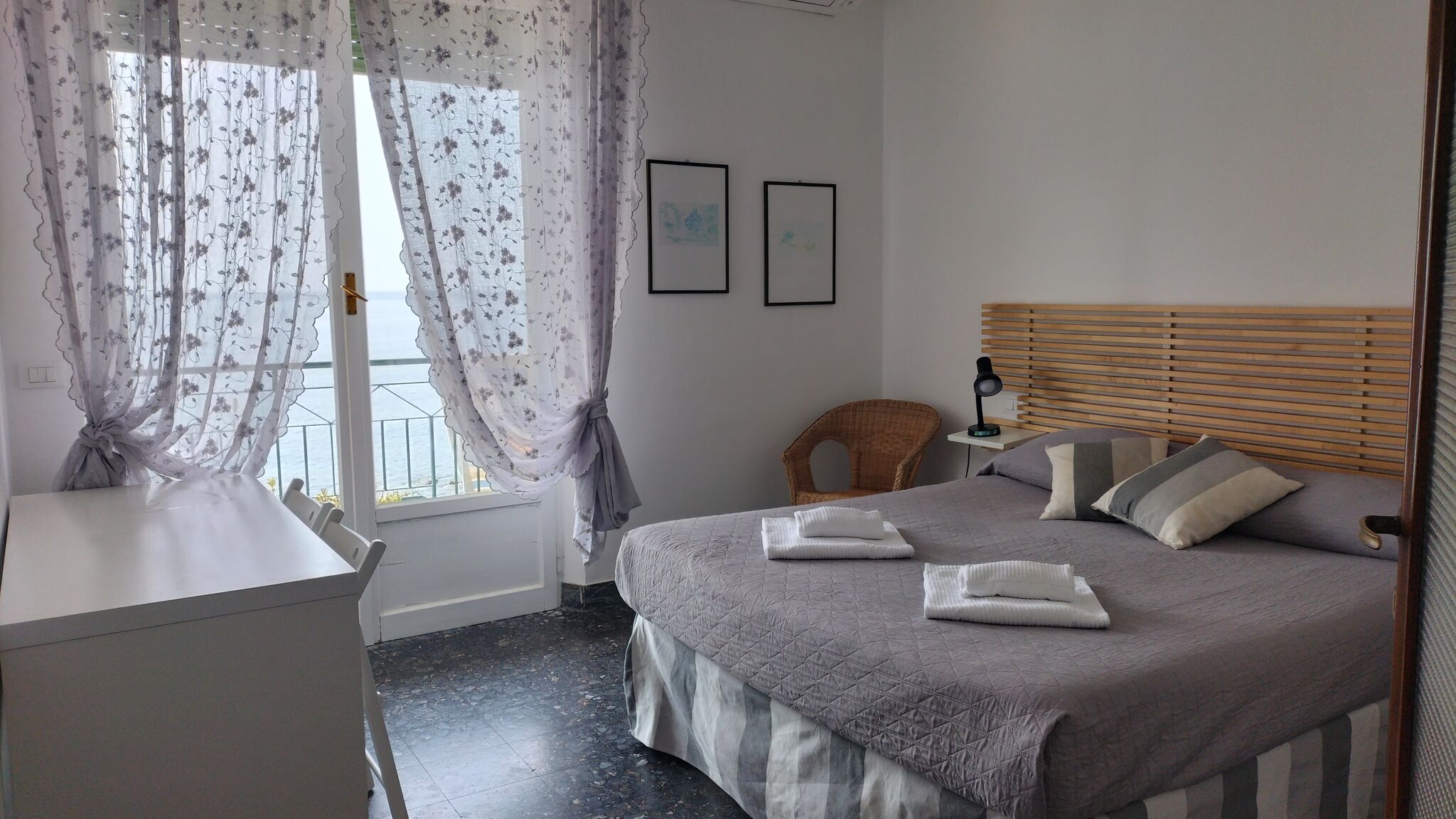 Italianway Monterosso al Mare  Bea's Apartment - the window to the sea with A/C