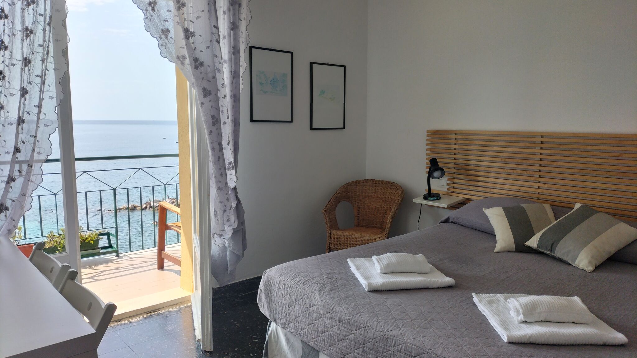 Italianway Monterosso al Mare  Bea's Apartment - the window to the sea with A/C