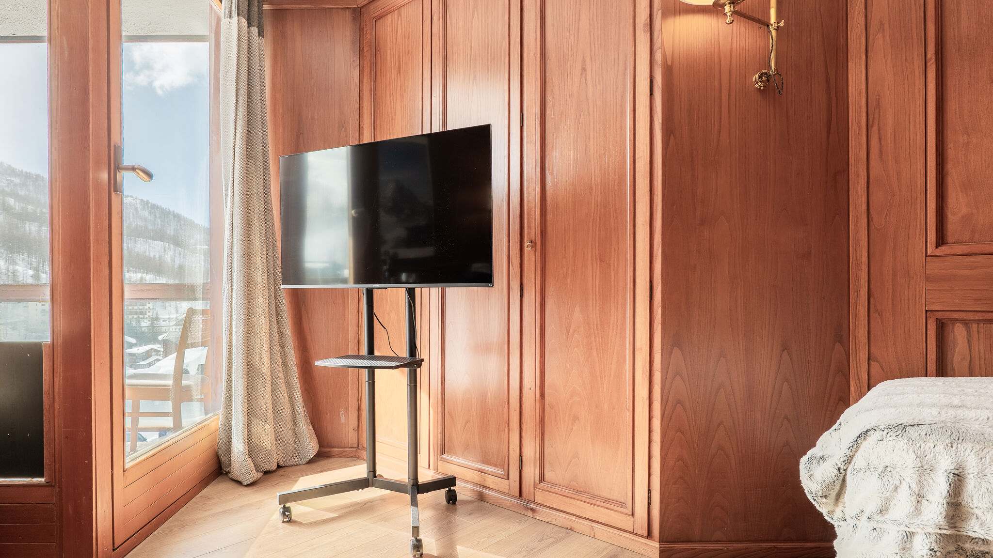 Italianway Valtournenche Casa Lobita – Panoramic Balcony Walk to Gondola