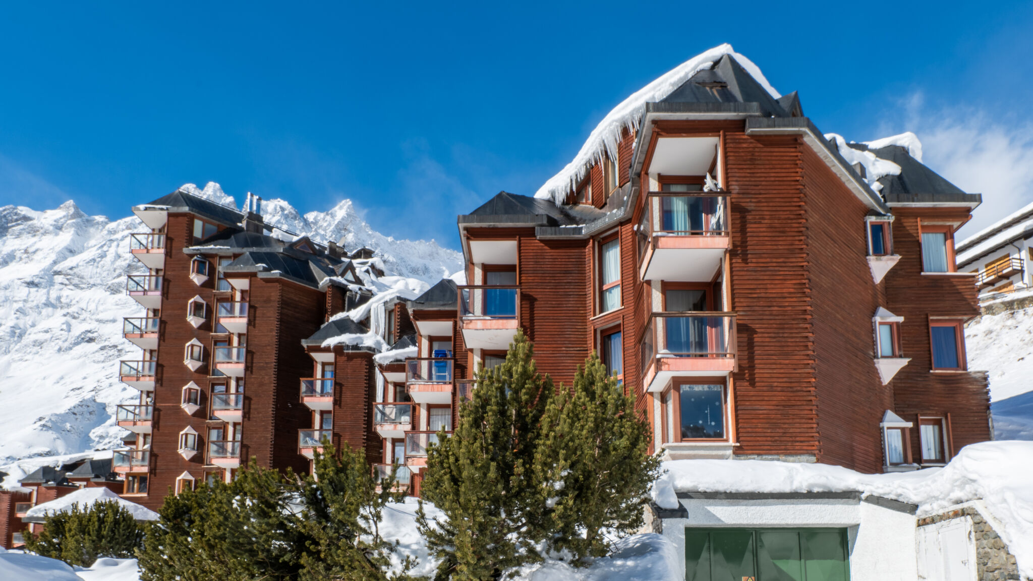 Italianway Valtournenche Casa Lobita – Panoramic Balcony Walk to Gondola