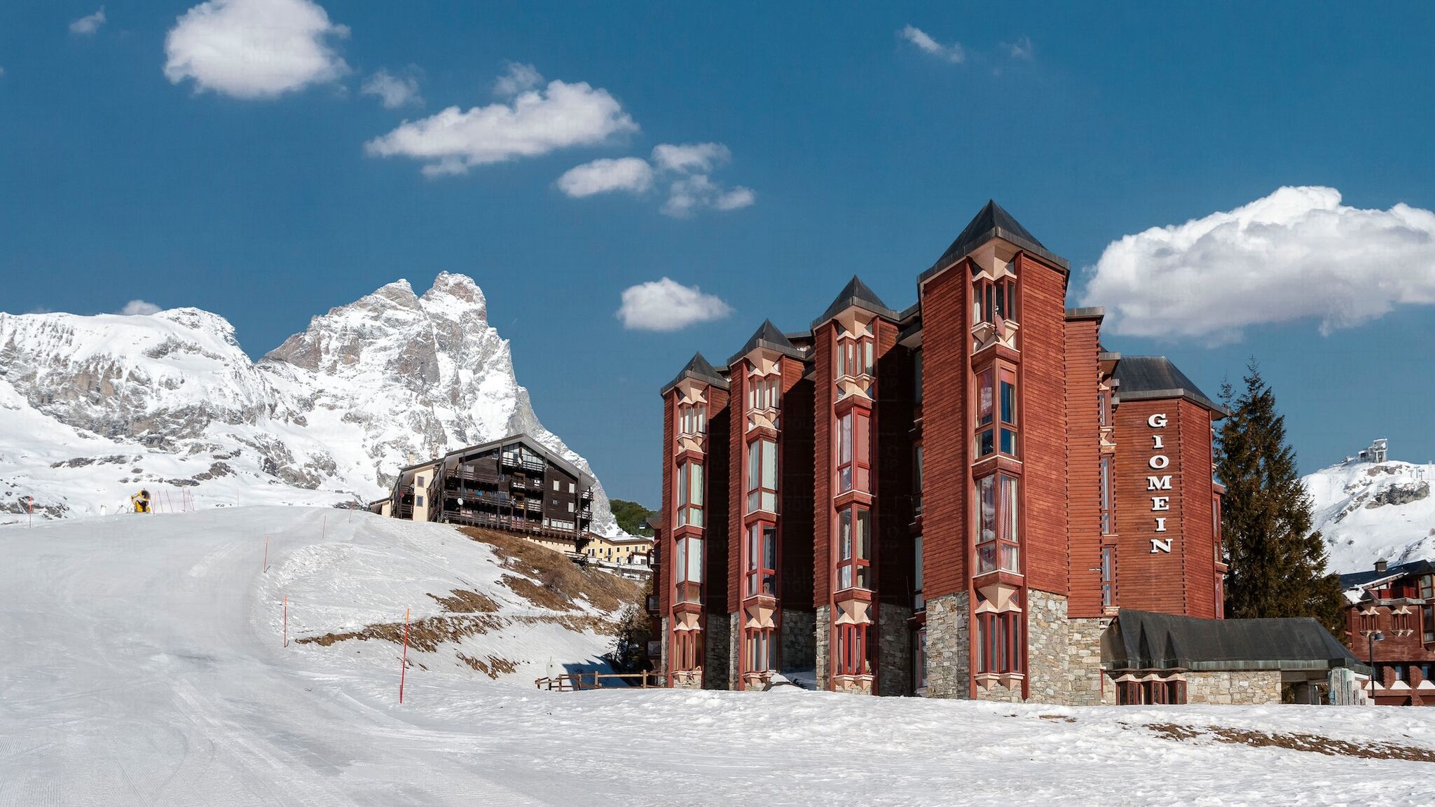 Italianway Valtournenche Casa Lobita – Panoramic Balcony Walk to Gondola