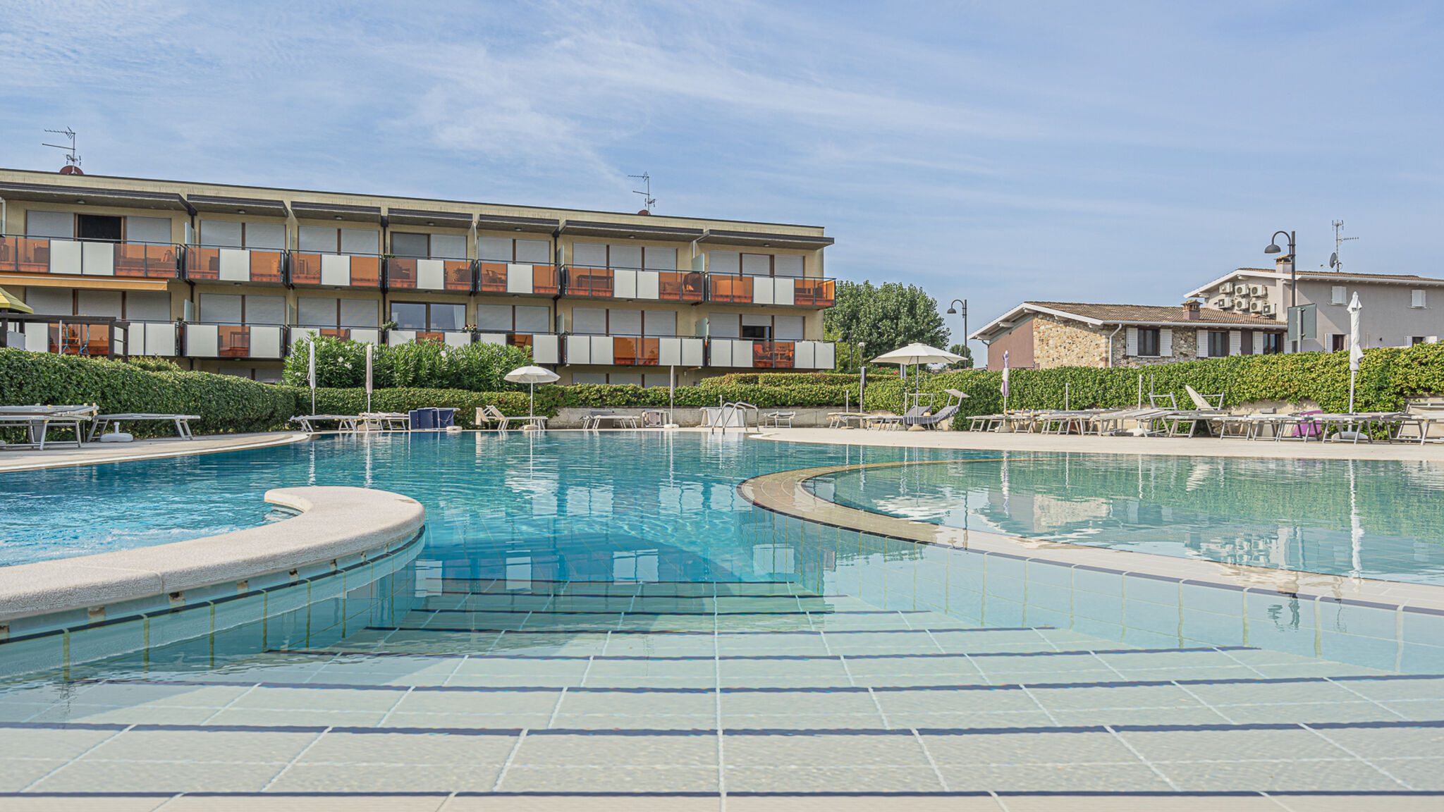 Italianway Sirmione Luminoso Appartamento con piscina secondo piano