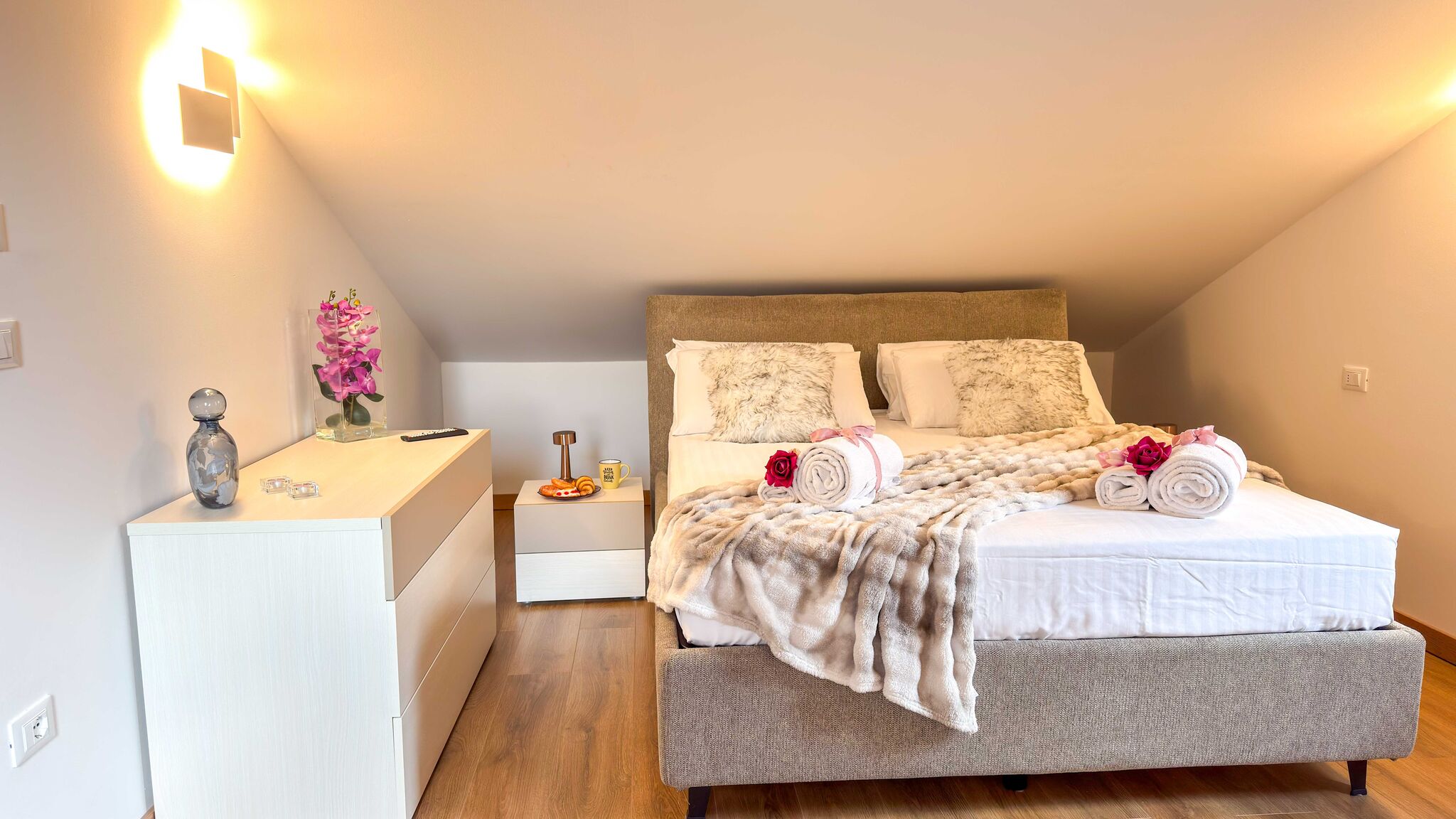 Italianway Chioggia Imperial Golden Suite by Ca-Sa Check