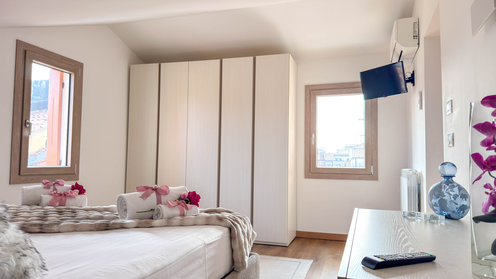 Italianway Chioggia Imperial Golden Suite by Ca-Sa Check