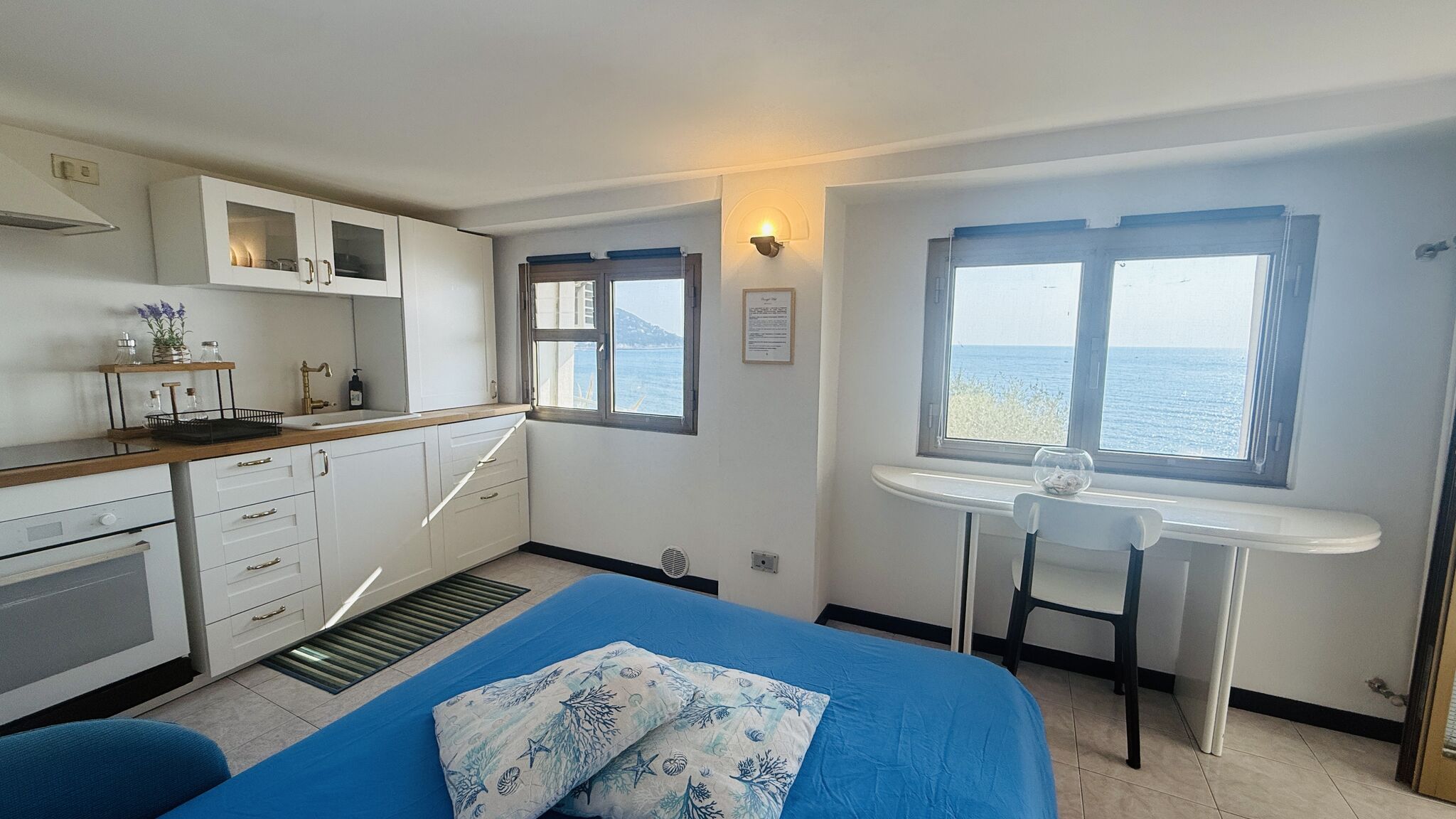 Italianway Andora Elegante vista mare con posto auto privato