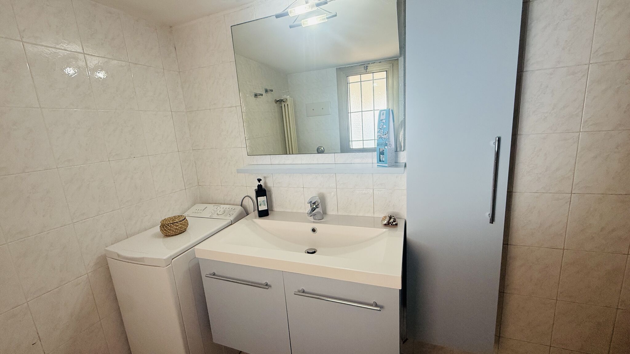 Italianway Andora Elegante vista mare con posto auto privato